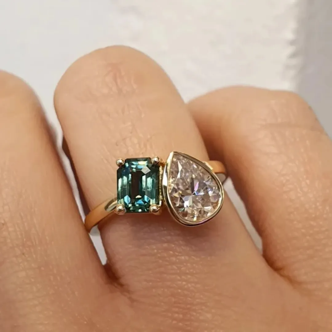 /public/photos/live/Dark Green Moissanite Celebrity Engagement Rings  (1).webp